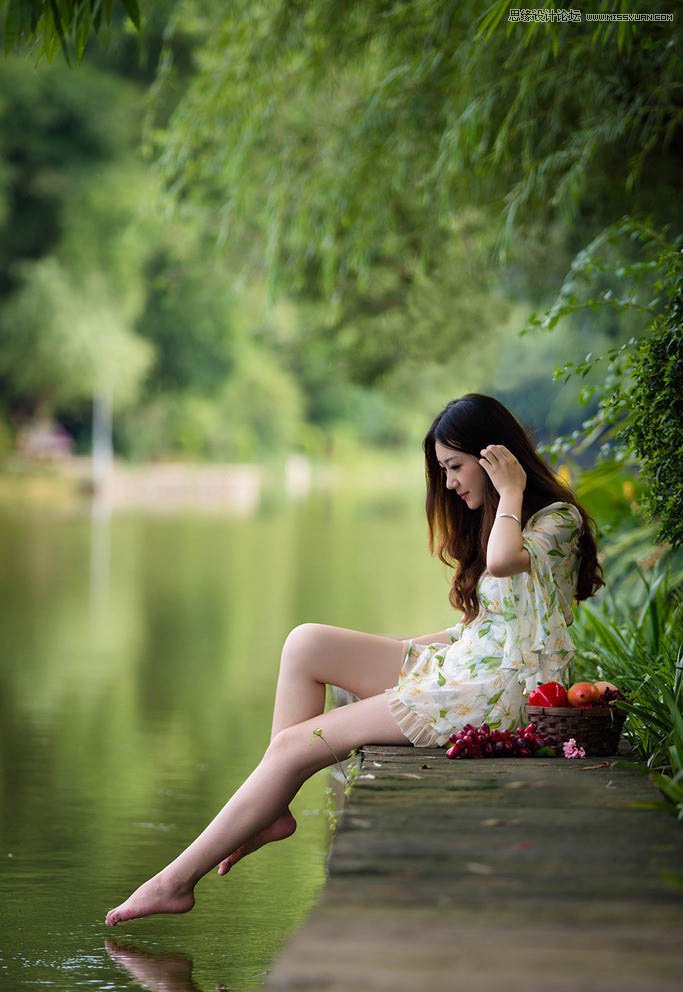 PS調(diào)出河邊美女夢(mèng)幻藍(lán)色效果