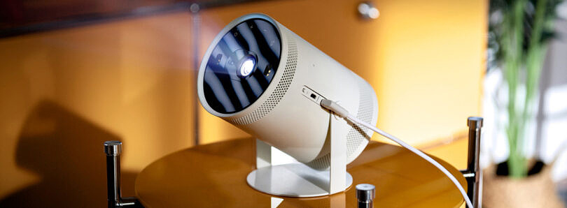 三星推出 Freestyle 便攜投影儀：采用桶狀造型，投影角度靈活