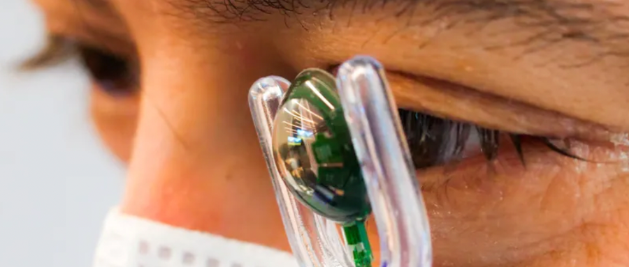 全球首款 AR 隱形眼鏡來了,動動眼球就能拍照和導航