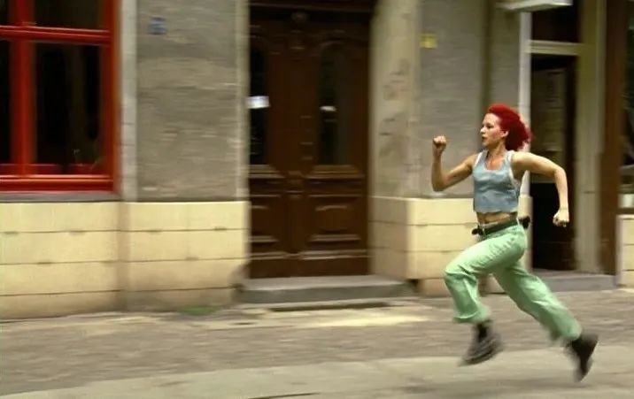 上上簽萬敏:捕捉到電子簽的“網(wǎng)絡效應”,她用頭部優(yōu)勢打入多個重點行業(yè)